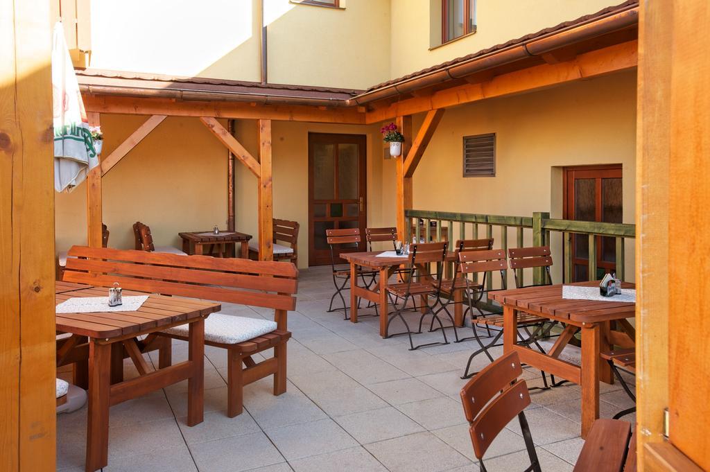 Hostinec U Hubalku Kostelec nad Orlicí Exteriör bild